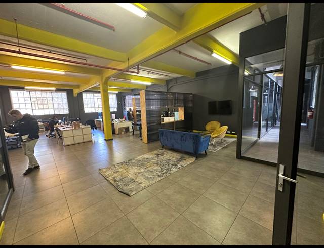 197M² OFFICE TO LET IN WOODSTOCK